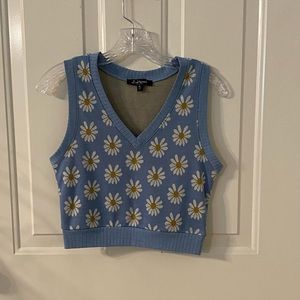 Daisy cropped sweater vest, size M